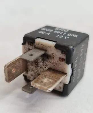 Volkswagen PASSAT B5 Other relay 899511000 60A12M