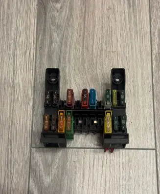 Mercedes-Benz E W211 Fuse module 2115450301 13943311 13943271