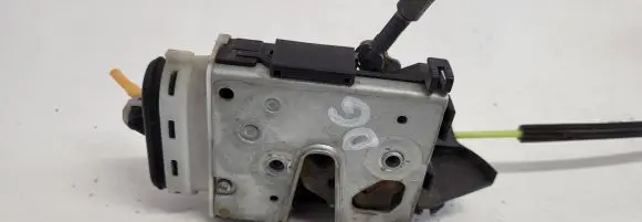Audi A4 S4 B5 8D Rear door lock 8D0839016A