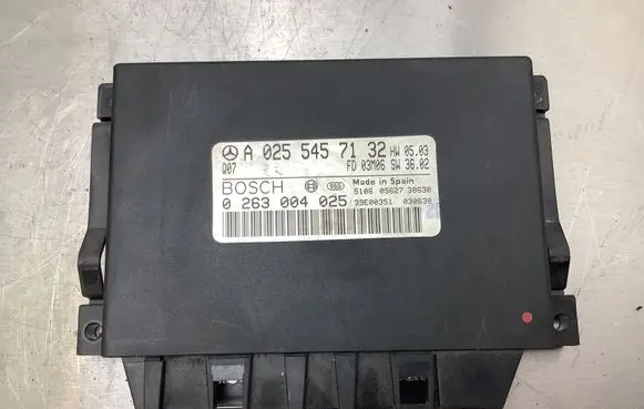 Mercedes-Benz E W211 Parking PDC control unit/module A0255457132 0263004025 39E00351