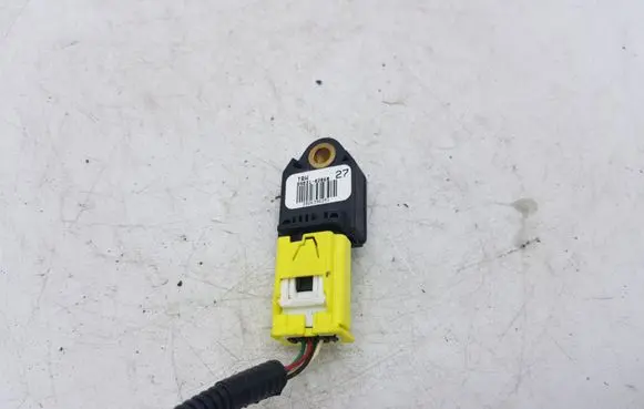 Toyota Auris 150 Airbag deployment crash/impact sensor 8983102060