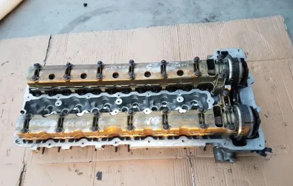 BMW 3 E90 E91 Engine head 7560164