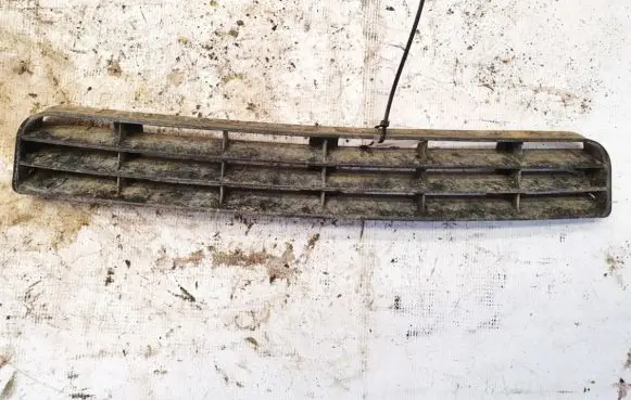Audi A6 S6 C4 4A Front bumper lower grill 4a0807683
