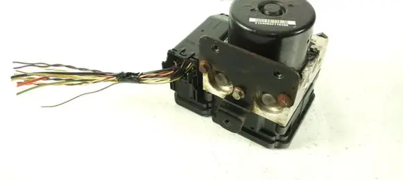Ford Fiesta ABS Pump AV592C405CC