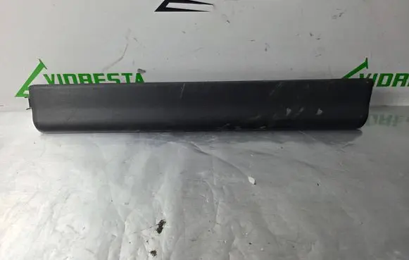 Front sill trim cover
