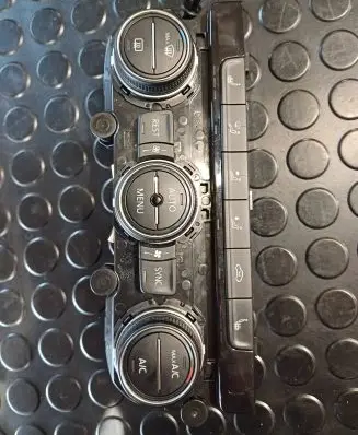 Volkswagen PASSAT B8 Climate control unit 5G0907044DP 5HB01367212
