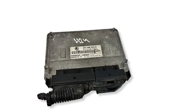 Skoda Fabia Mk1 (6Y) Engine control unit/module 047906033H 5WP4017912