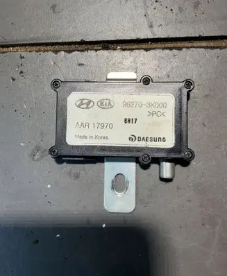 Hyundai Sonata Aerial antenna amplifier 962703K000 AAR17970