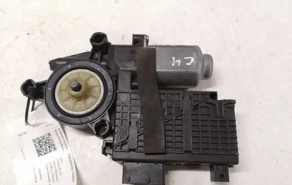 Citroen C4 I Picasso Front door window regulator motor 9682495880 400963D