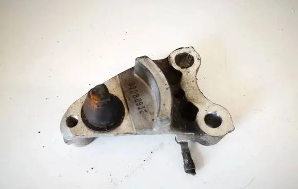 Honda Civic Engine mounting bracket