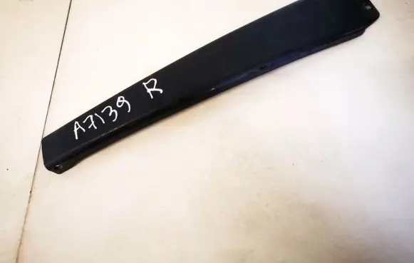 Audi 80 90 S2 B4 Front door glass trim molding 