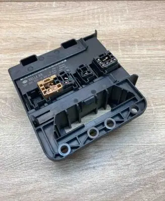 Volkswagen Touran II Comfort/convenience module 5DK00858317 05620810 1K1907348A