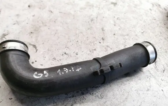 Volkswagen Golf V Intercooler hose/pipe