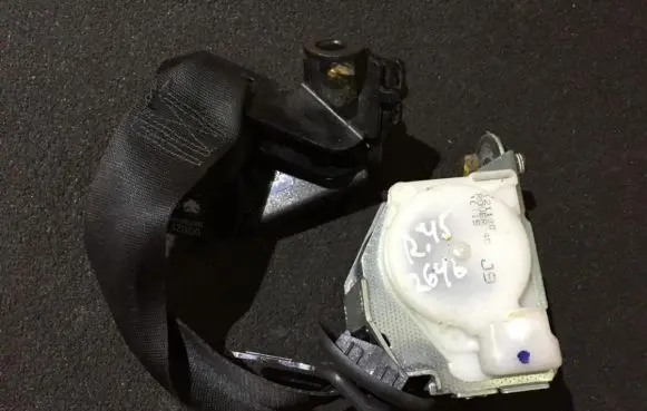 Rover 45 Middle seatbelt (rear) evl105370