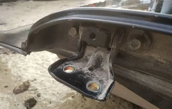 KIA Sportage Rear door lower hinge