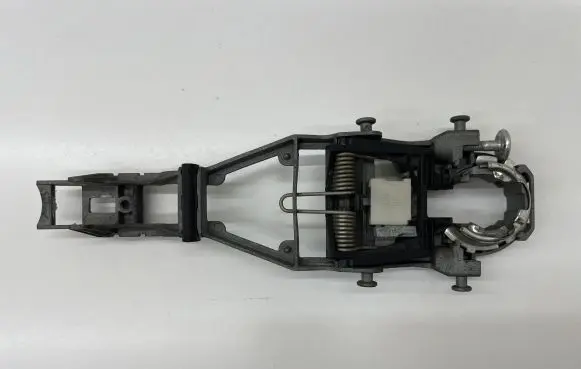 Rear door exterior handle/bracket
