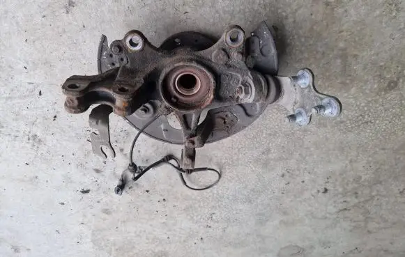 Citroen C4 II Picasso Front wheel hub