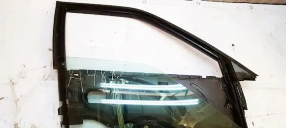 Audi 80 90 B3 Front door window/glass frame 