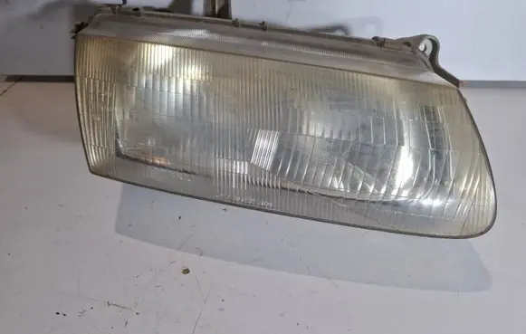 Mazda 323 Headlight/headlamp 11061700
