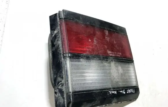 Volkswagen PASSAT B3 Tailgate rear/tail lights 333945107