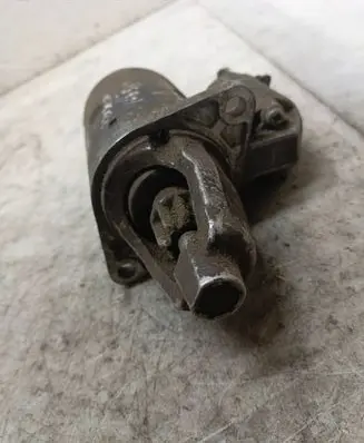 Nissan Micra Starter motor 233001081