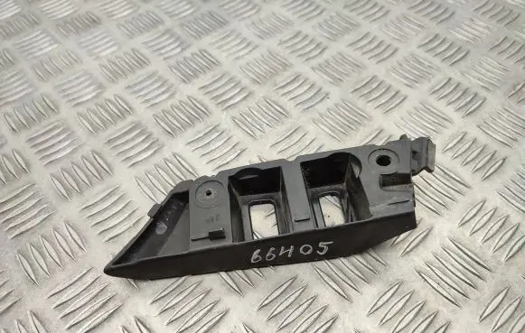 Front bumper mounting bracket
