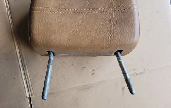 Volkswagen Jetta II Front seat headrest 191881903C 161881921