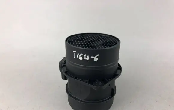 Volkswagen Tiguan Mass air flow meter 03L906461A