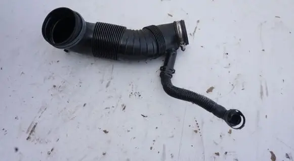 Audi Q3 8U Turbo air intake inlet pipe/hose 5N0129856