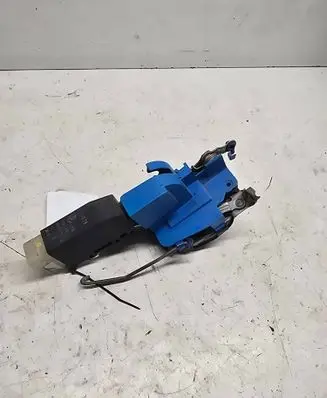 Opel Omega B2 Front door lock 90493702
