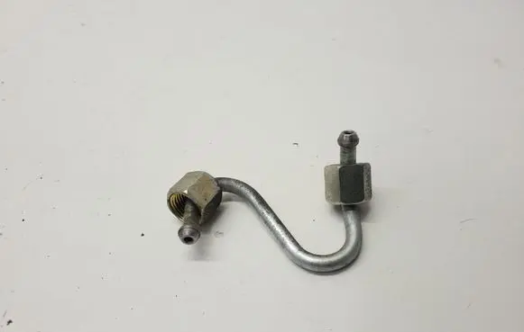 Volkswagen Tiguan Fuel injector supply line/pipe 03L301T