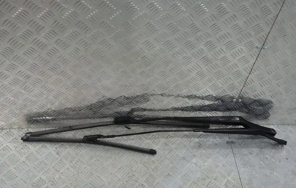 Volkswagen Golf VII Front wiper blade arm 5G1955410A