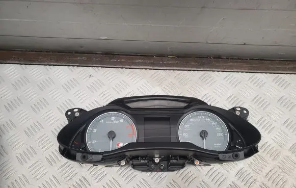 Audi A4 S4 B8 8K Speedometer (instrument cluster) 8K0920981Q