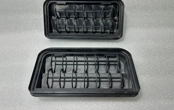 Volkswagen PASSAT B7 Quarter panel pressure vent 3C0819465