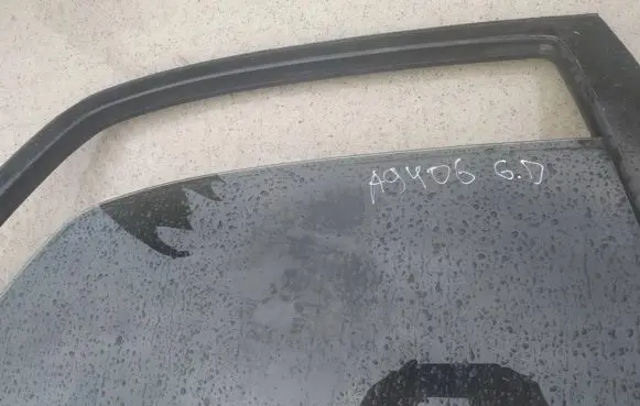 Volvo S80 Rear door window glass as2