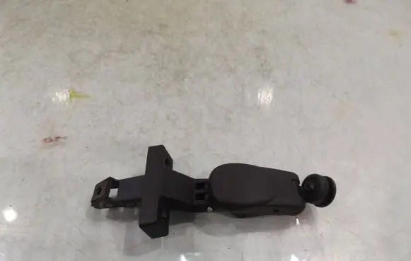 Citroen Berlingo Front door upper hinge 