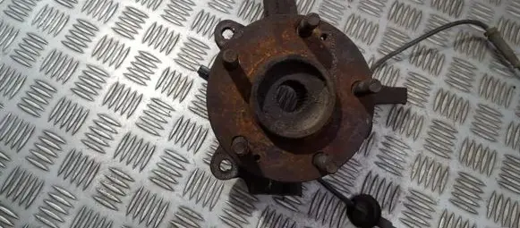 Hyundai Trajet Front wheel hub