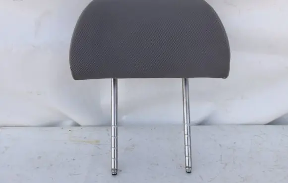 Volkswagen PASSAT B5.5 Rear seat headrest VWPB5