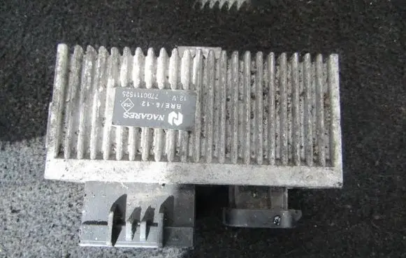 Renault Scenic I Glow plug pre-heat relay 7700111525