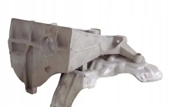Opel Vivaro Engine mounting bracket 8200798760