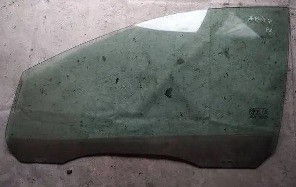 Ford Focus Front door window glass four-door as2