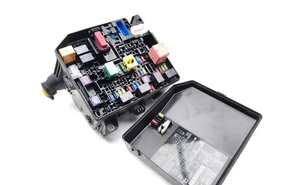 Mitsubishi Outlander Fuse module