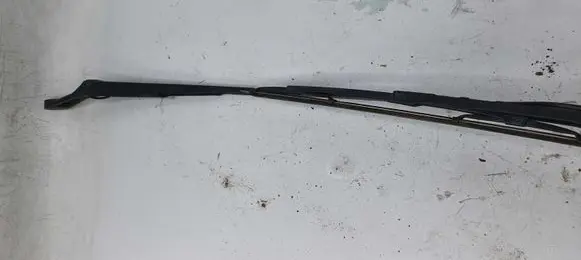 Volkswagen PASSAT B5 Windshield/front glass wiper blade NOCODE