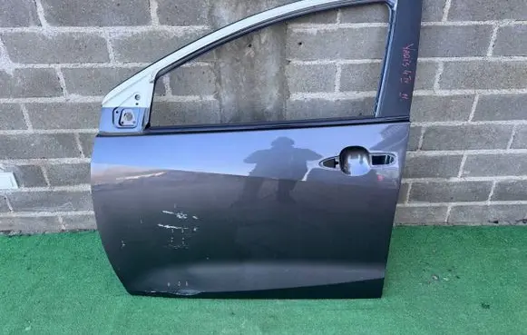 Toyota Yaris XP210 Front door 