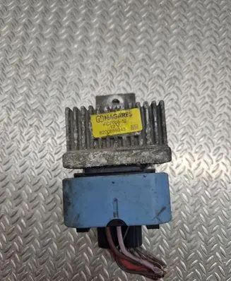 Renault Megane III Glow plug pre-heat relay 8200859243