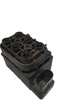 Jeep Grand Cherokee Air suspension valve block 15152400332