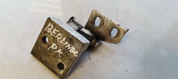 Citroen Berlingo Front door upper hinge