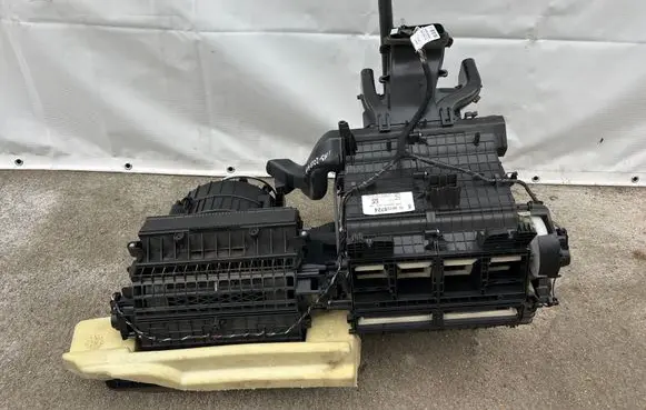 Opel Insignia B Interior heater climate box assembly 391597224