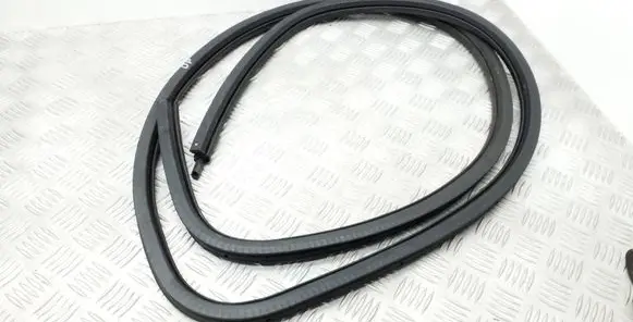 Volkswagen Golf VI Front door rubber seal 1K5867911 1K5867913