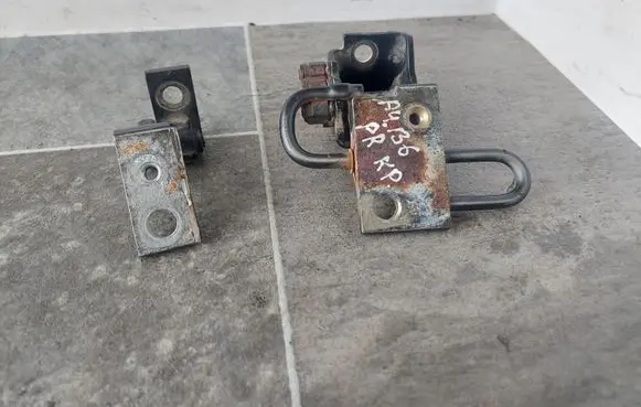 Audi A4 S4 B6 8E 8H Front door hinge set 8E0831411
